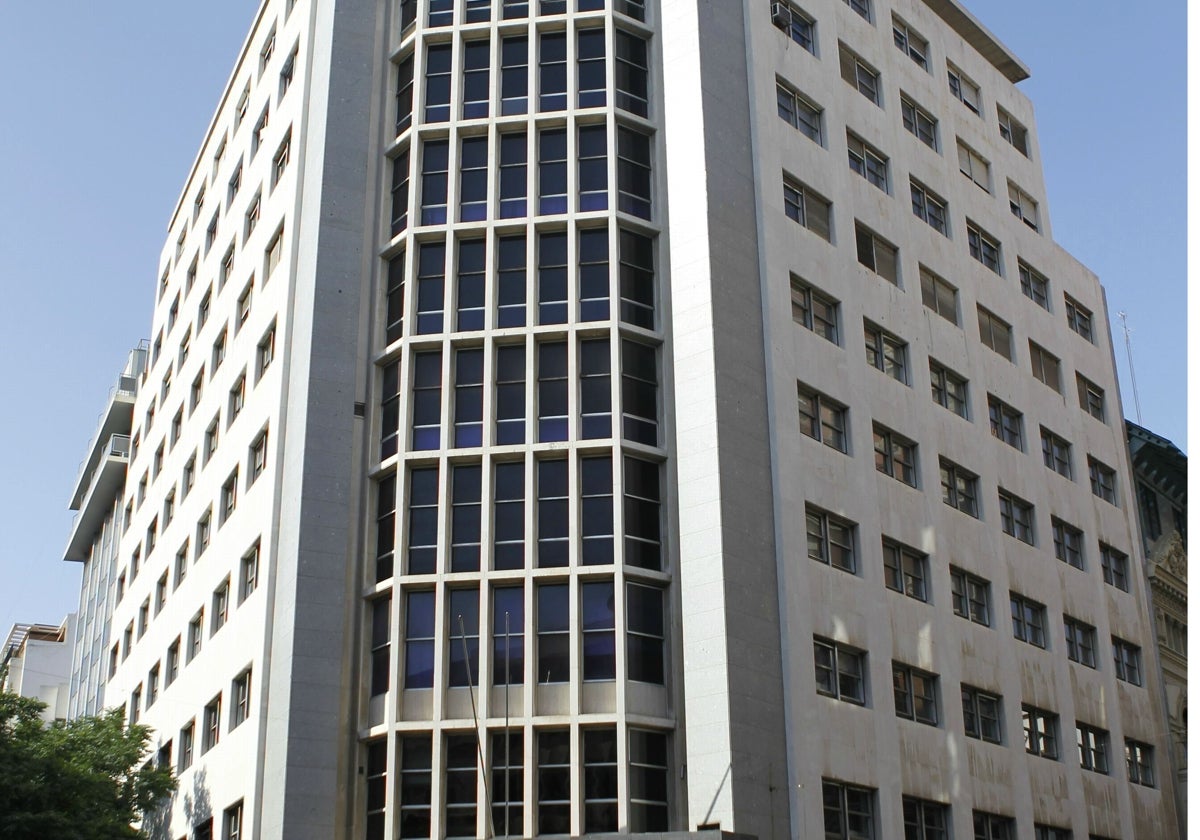 Edificio de la calle barcas en la esquina de Poeta Querol con Pintor Sorolla.