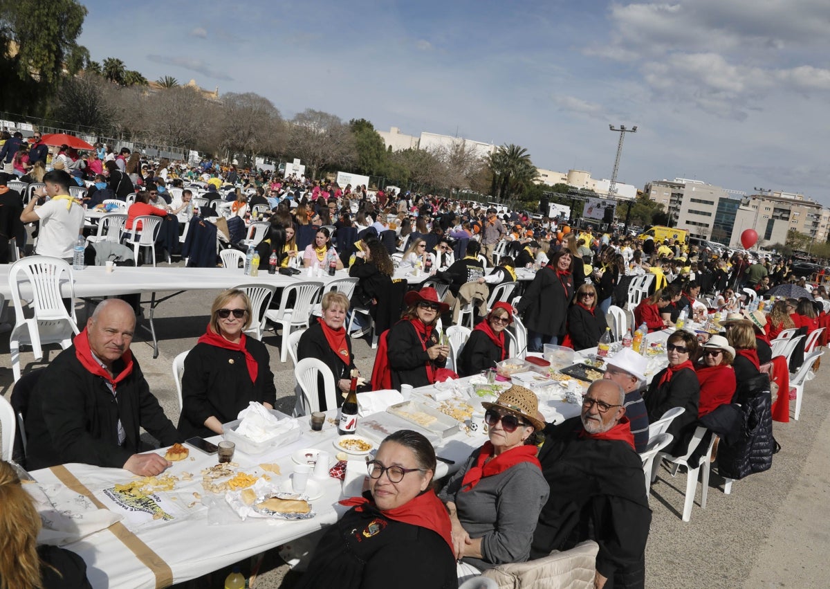 Imagen secundaria 1 - Dinar de germanor y Día de la Bandera de la falla Oeste. 