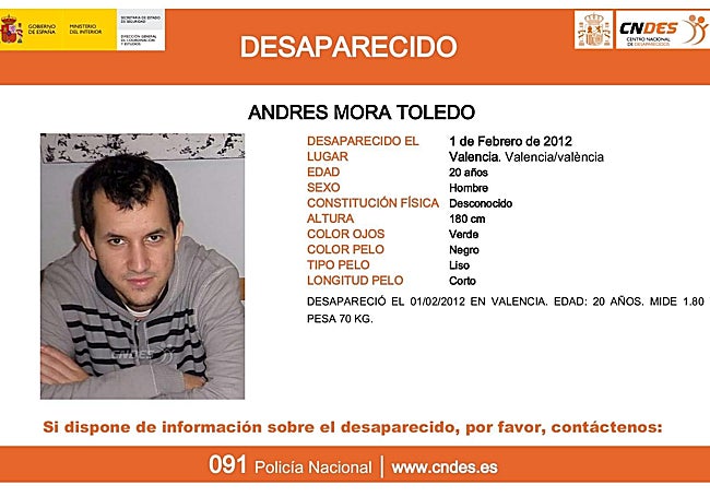 El cartel ante la denuncia activa desaparición de Andrés Mora, un caso sin respuestas en manos de la Policía Nacional.