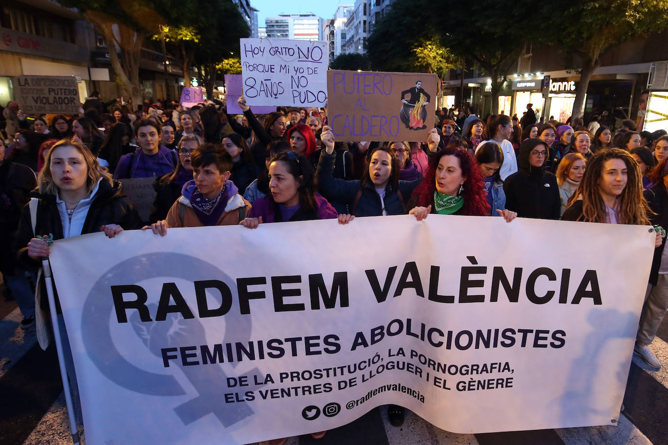 Valencia sale a la calle por el 8M: el Día de la Mujer, en imágenes