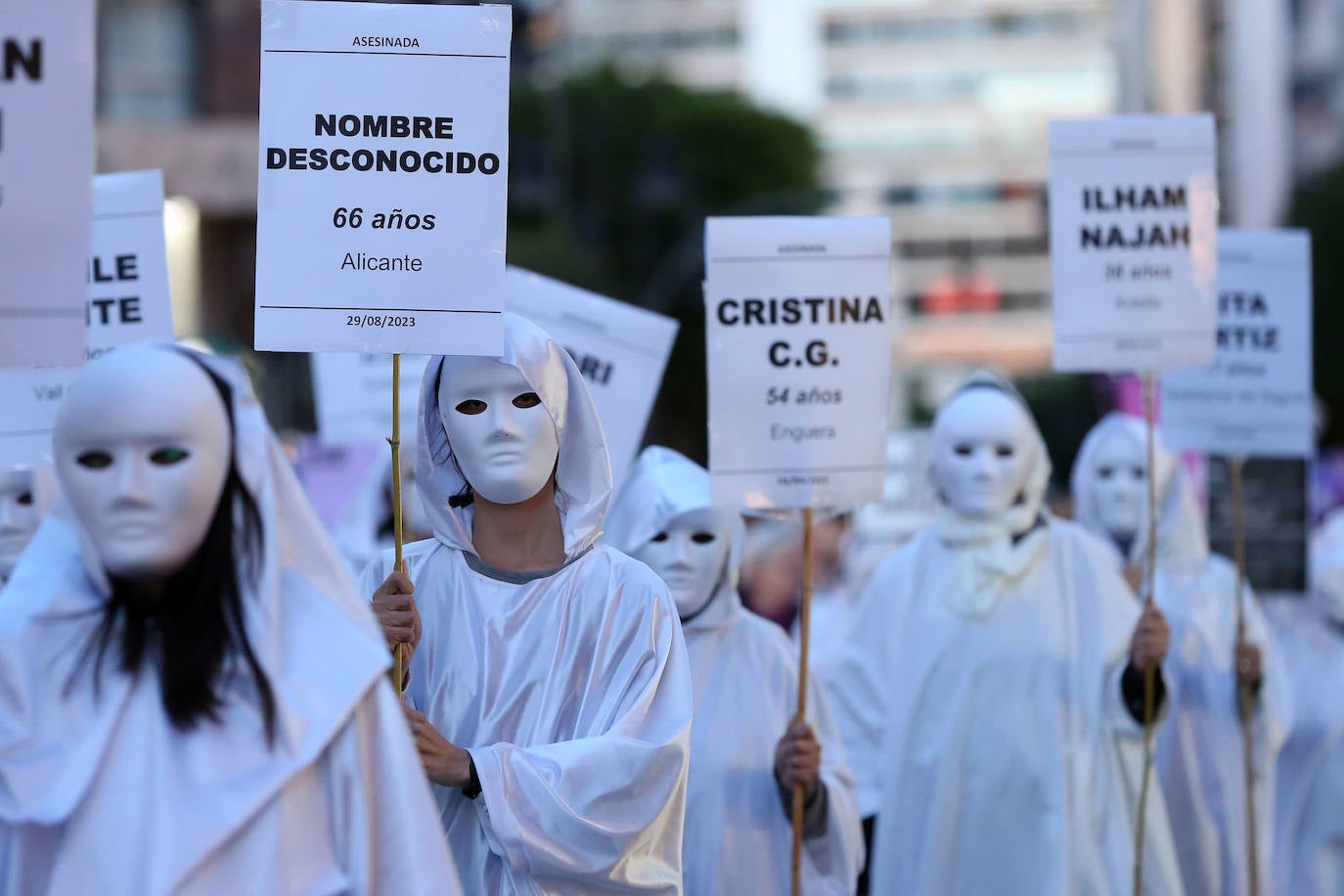 Valencia sale a la calle por el 8M: el Día de la Mujer, en imágenes