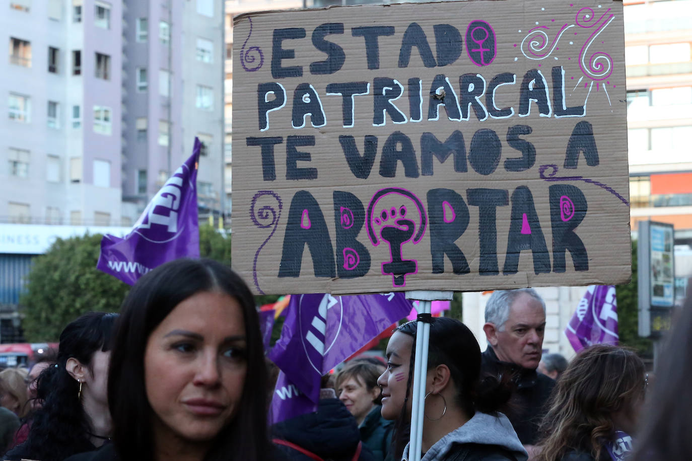 Valencia sale a la calle por el 8M: el Día de la Mujer, en imágenes