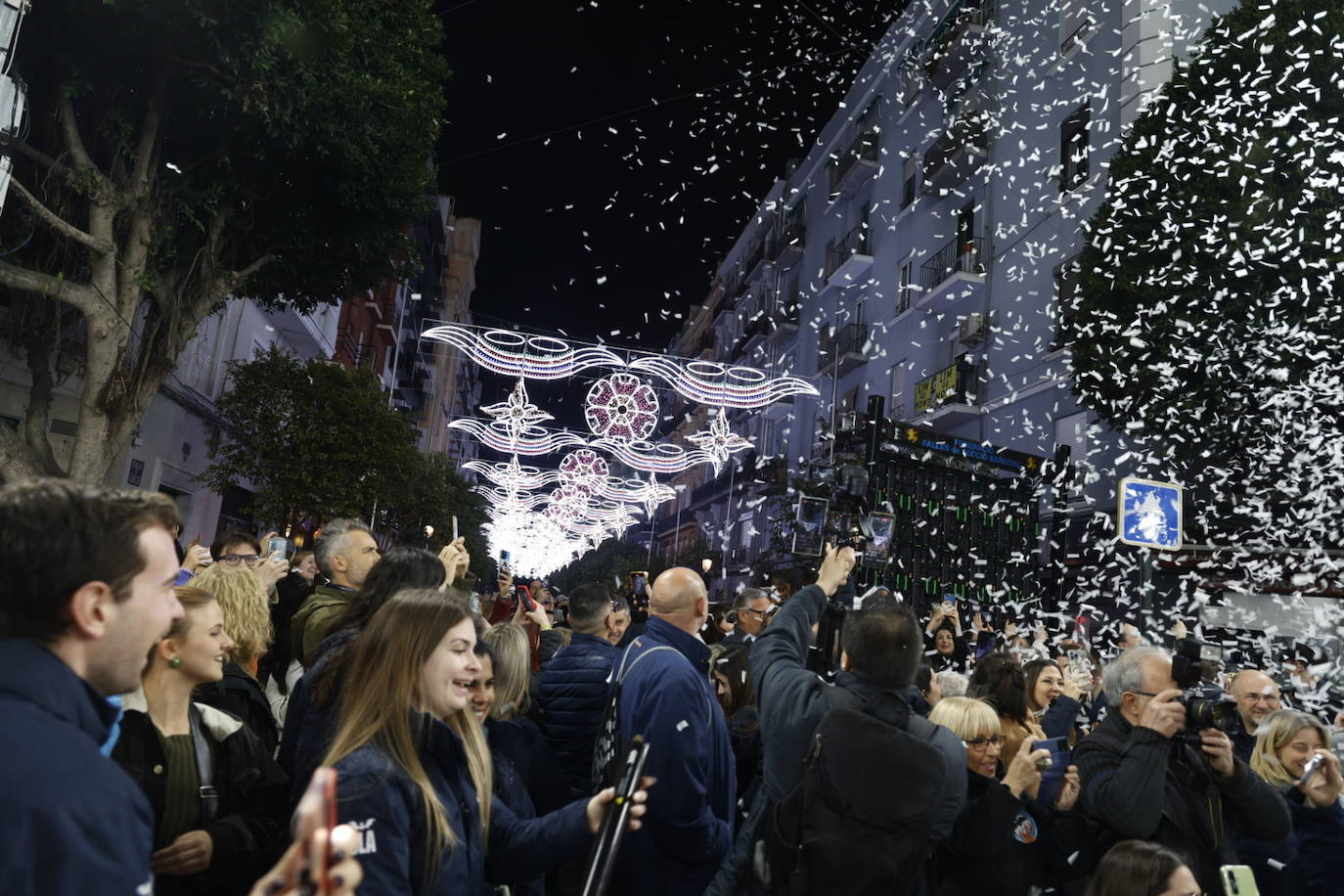 Encendido de luces en la Falla Sueca Literato Azorín