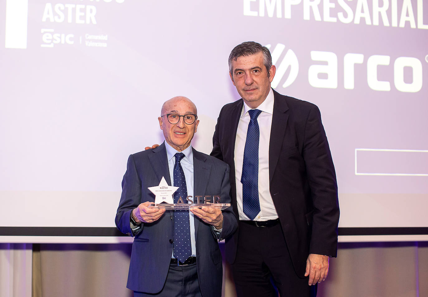 José María Ferrer, presidente de Válvulas Arco, junto a Agustín Carrilero, de ESIC.