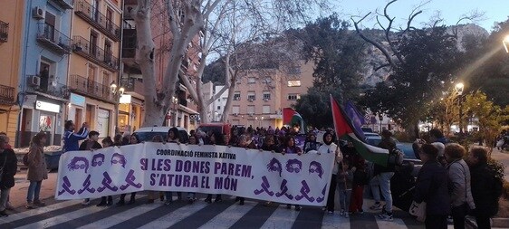 Cabecera de la manifestación en Xàtiva.