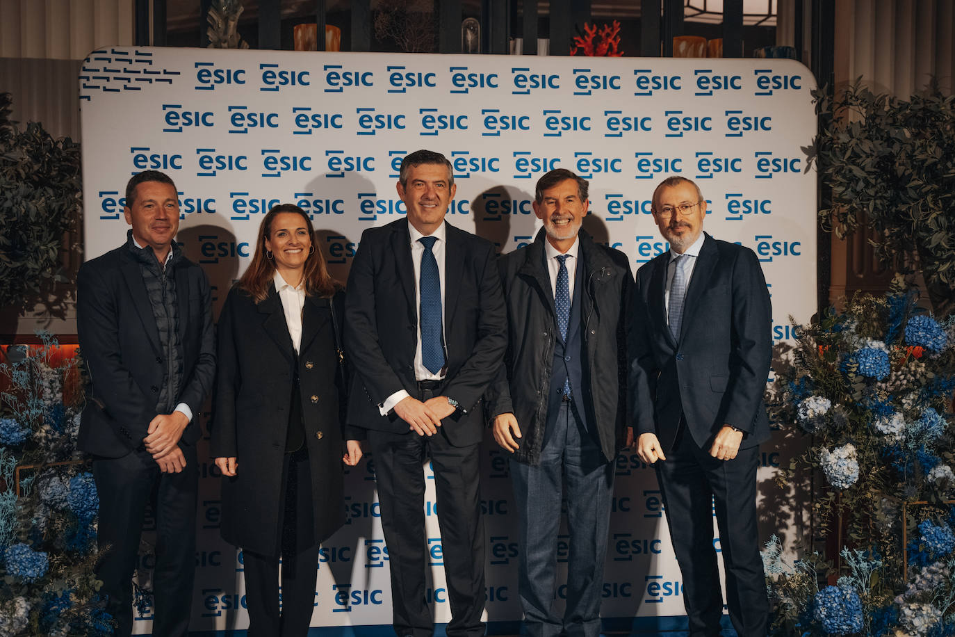 Ricardo Marí, de Consum; Alicia Soler Belenguer, de Caixa Popular; Agustín Carrilero; Rosendo Ortí, de Caixa Popular; y Francisco Javier Quiles, de Consum.