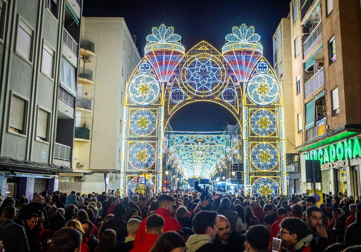 Encendido de luces de la Falla Malvarrosa Ponz-Cavite