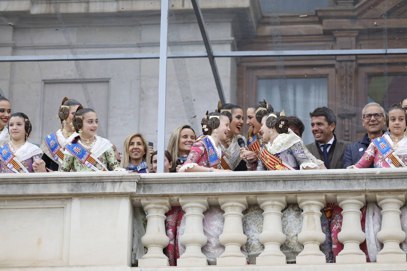 Fotos de la mascletà del 8-M disparada por Reyes Martí en Valencia en Fallas