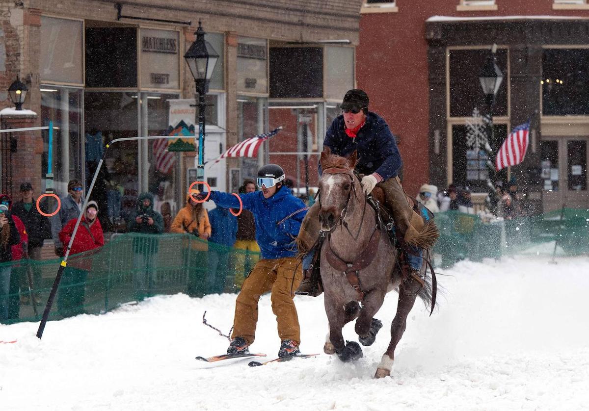 &#039;Skijoring&#039;, el esquí ecuestre toma las calles de Leadville