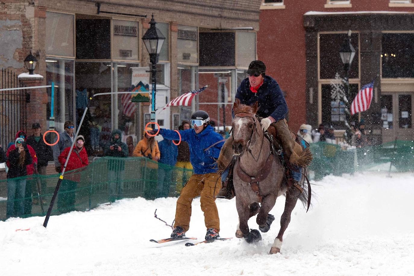 &#039;Skijoring&#039;, el esquí ecuestre toma las calles de Leadville