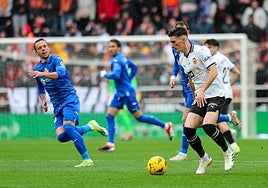 Pepelu ha sido uno de los futbolistas que han visto cartulina amarilla.