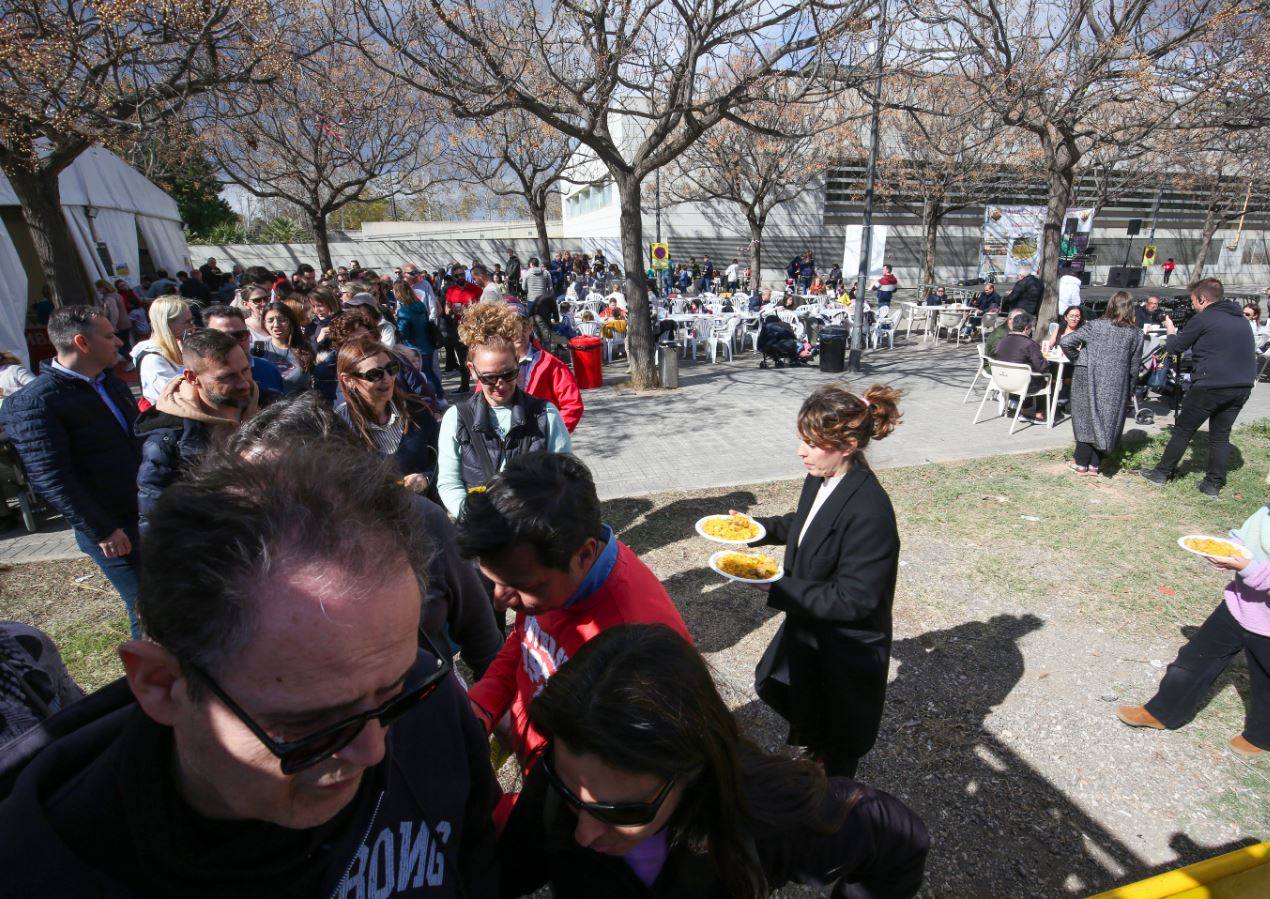 Paella solidaria a beneficio de las víctimas del incendio de Campanar