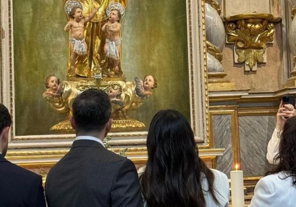 La influencer valenciana Inma Cebreiro bautiza su hijo en la Iglesia de San Esteban.