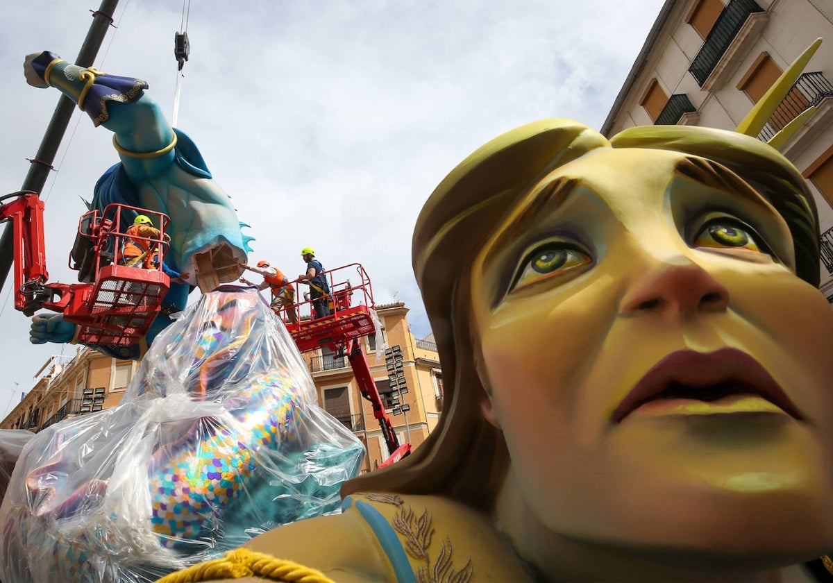 Plantà de la falla de Convento, este fin de semana.