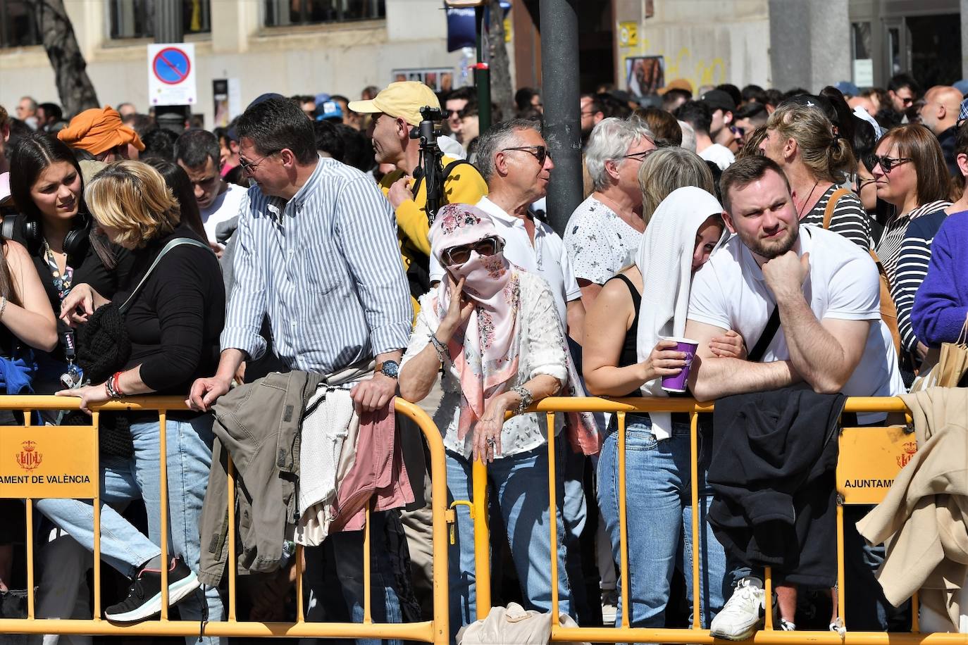 Búscate en la mascletà de hoy miércoles 13 de marzo