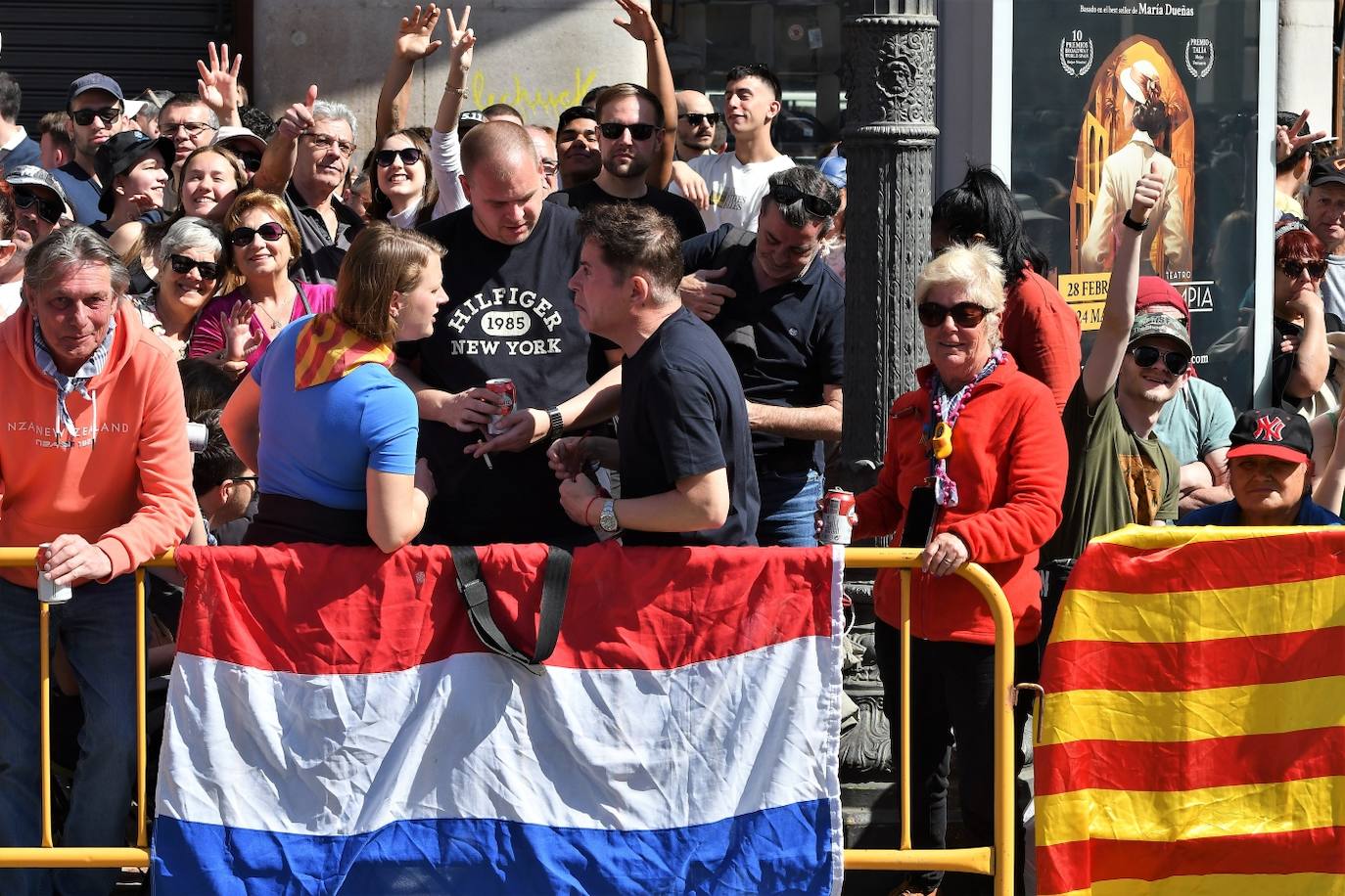 Búscate en la mascletà de hoy miércoles 13 de marzo