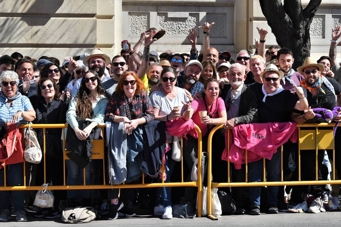 Búscate en la mascletà de hoy miércoles 13 de marzo