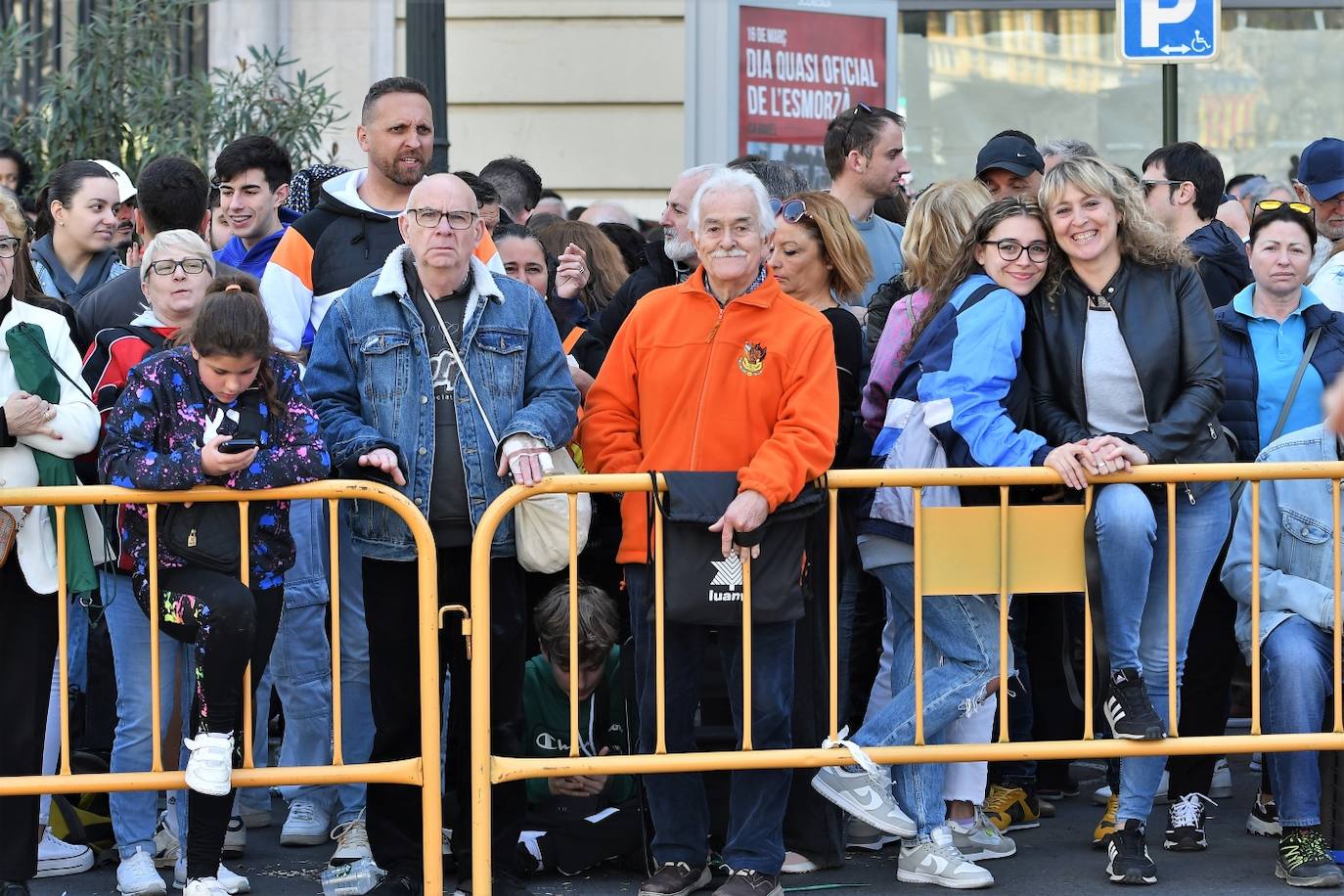 Búscate en la mascletà de hoy miércoles 13 de marzo