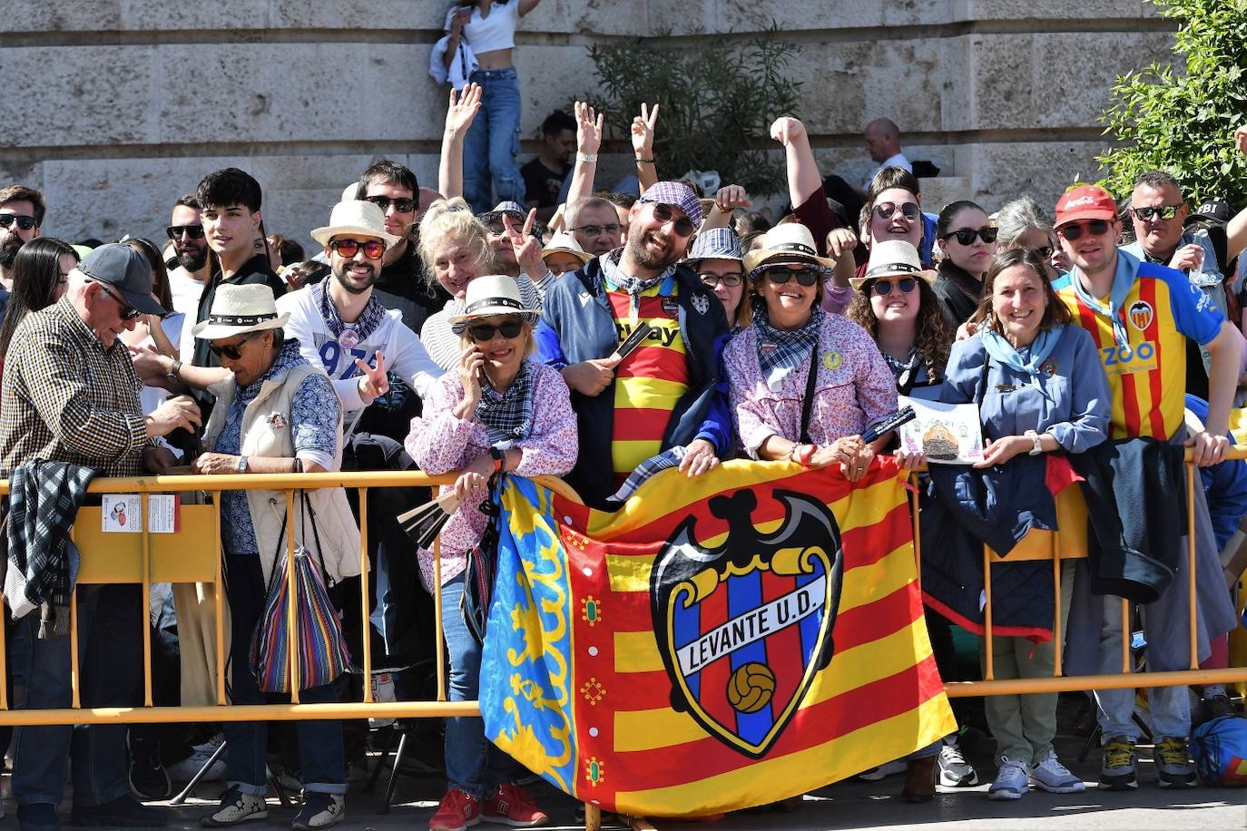 Búscate en la mascletà de hoy miércoles 13 de marzo