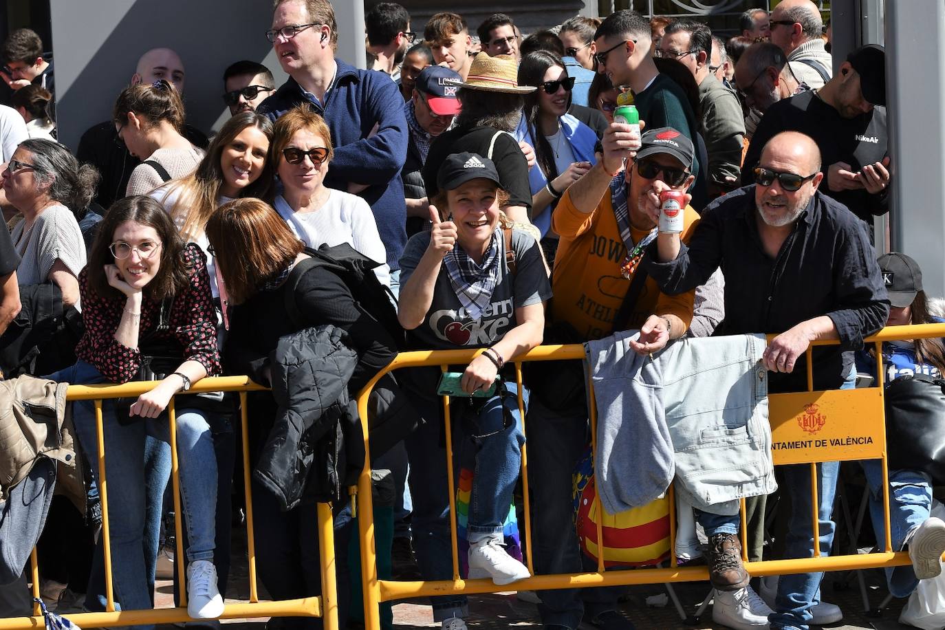 Búscate en la mascletà de hoy miércoles 13 de marzo