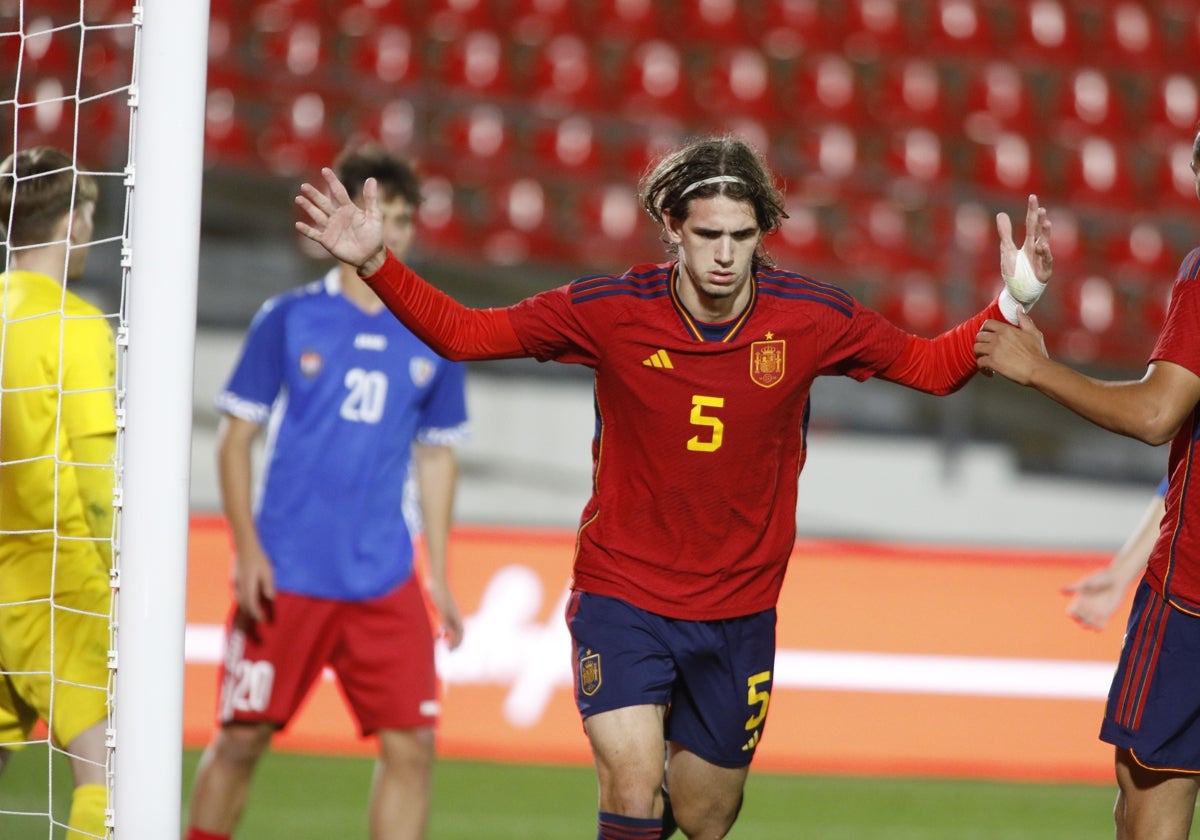 Yarek, en un partido con la selección sub-19.