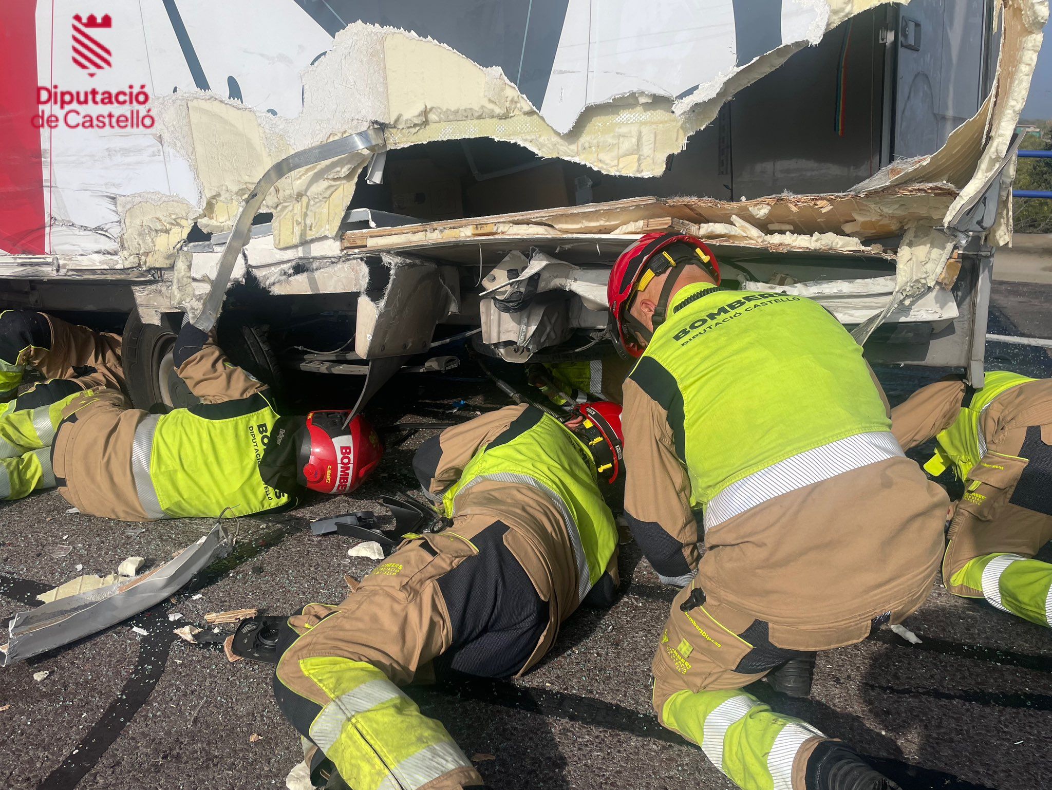 Un muerto y cinco heridos por un accidente en Nules con 40 coches implicados