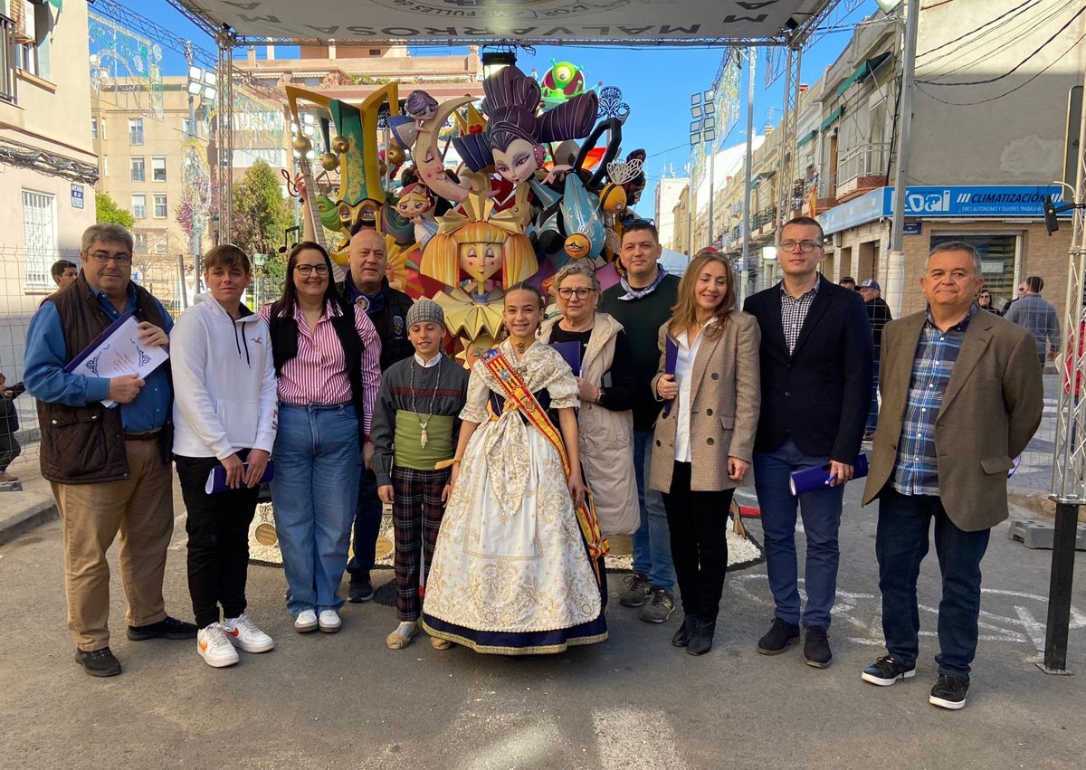 Imagen secundaria 1 - Jurado de Especial infantil en la falla Convento Jerusalén y en Malvarrosa.