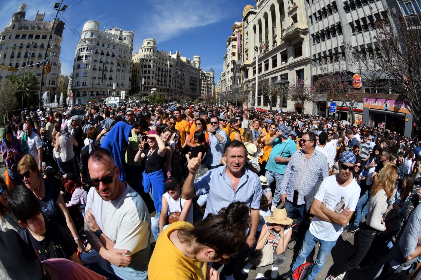 Búscate en la mascletà de hoy, sábado 16 de marzo