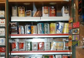 Venta de tabaco en un estanco.