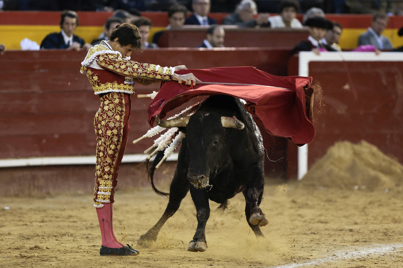 Fotos de la corrida de toros de la Feria de Fallas del 17 de marzo