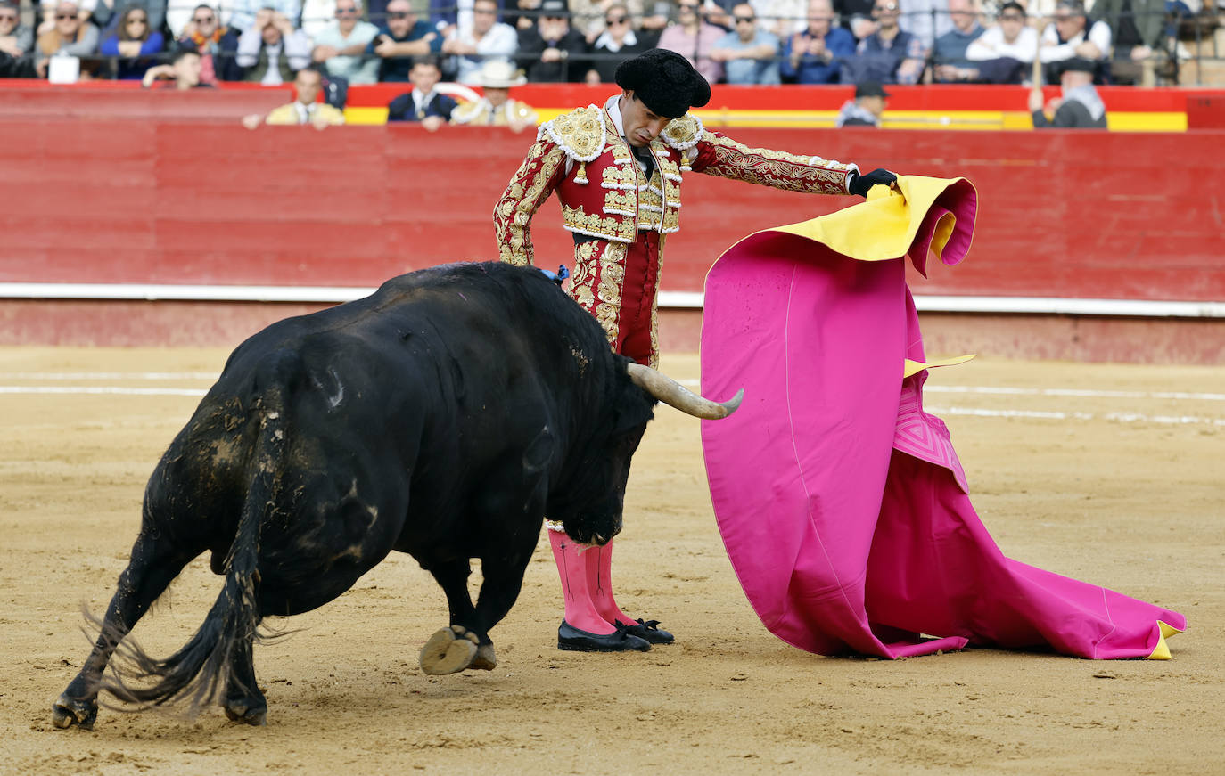 Fotos de la corrida de toros de la Feria de Fallas del 17 de marzo