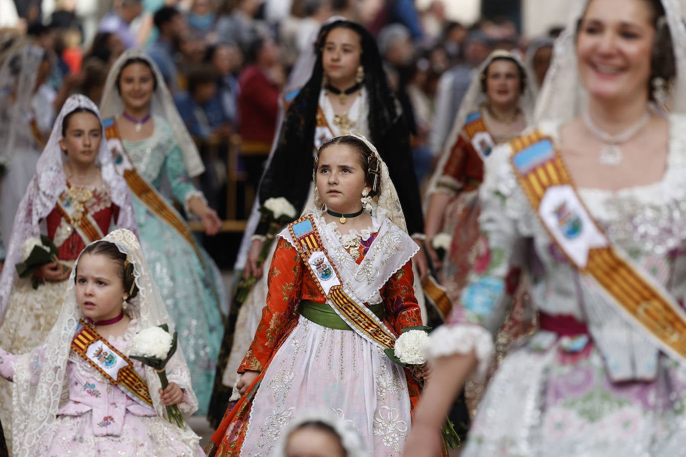 Búscate en la Ofrenda de las Fallas 2024: domingo 17 de marzo