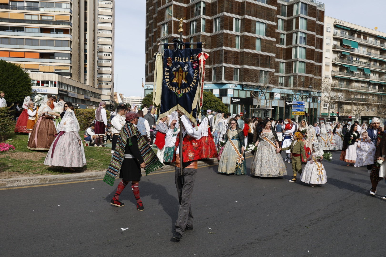 Búscate en la Ofrenda de las Fallas 2024: domingo 17 de marzo