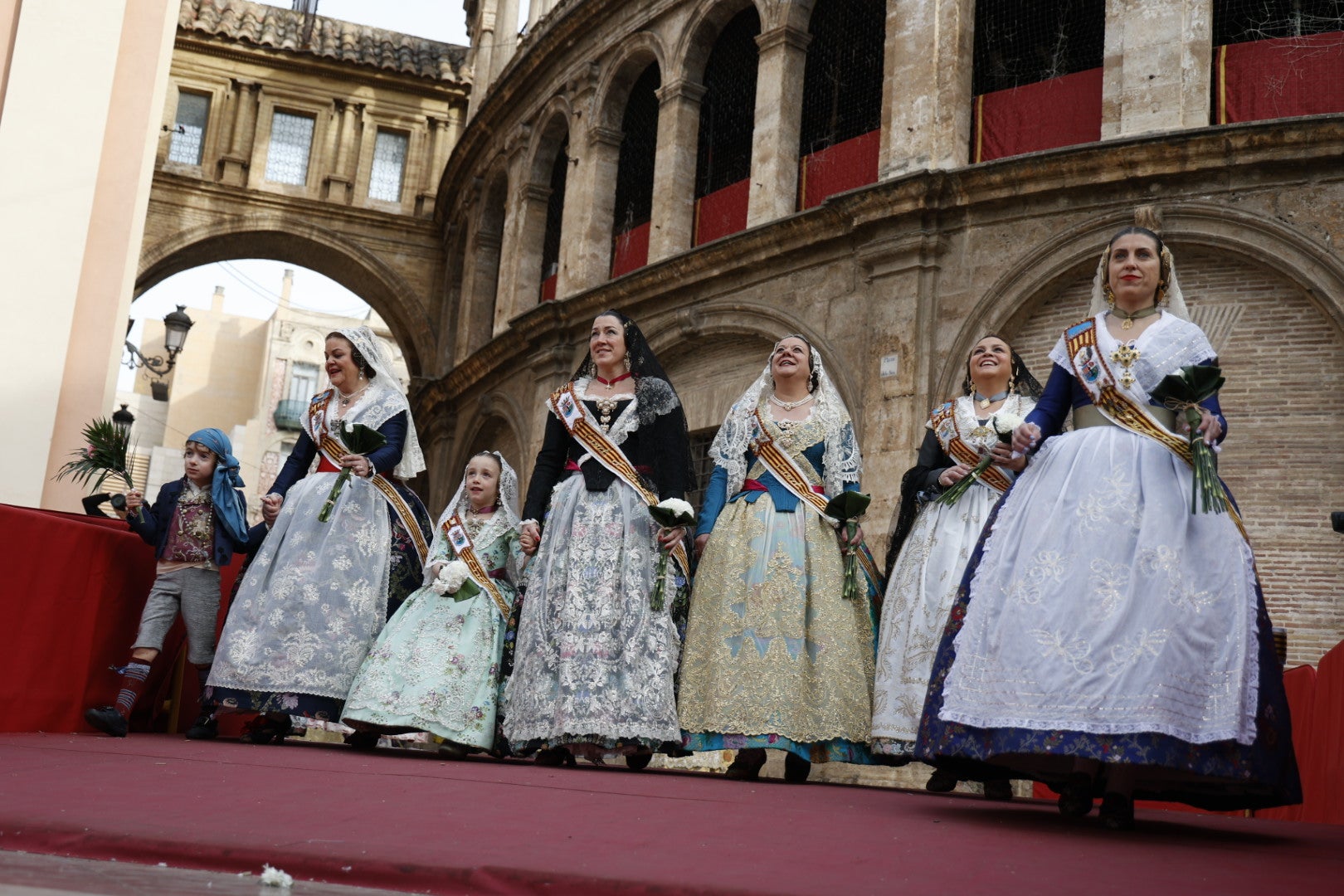 Búscate en la Ofrenda de las Fallas 2024: domingo 17 de marzo