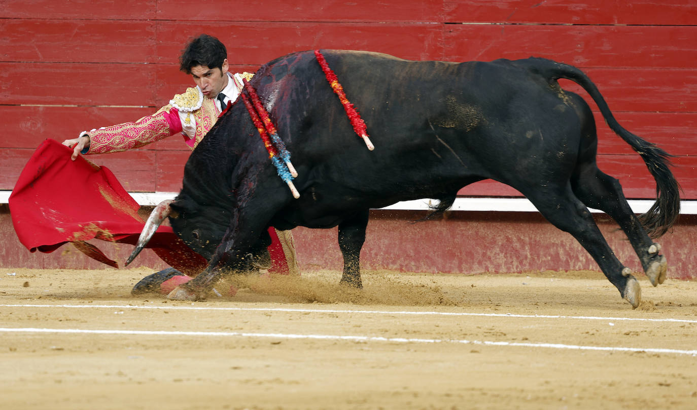 Feria de Fallas: Borja Jiménez, Cayetano y Juan Ortega