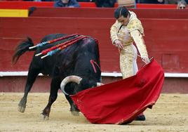 Feria de Fallas: Borja Jiménez, Cayetano y Juan Ortega