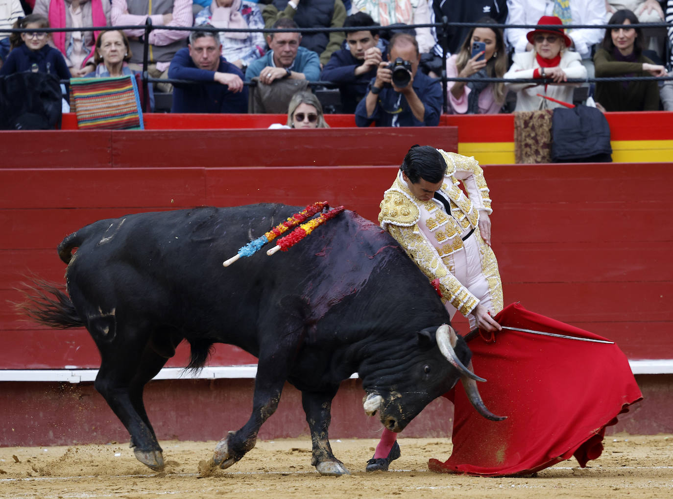 Feria de Fallas: Borja Jiménez, Cayetano y Juan Ortega