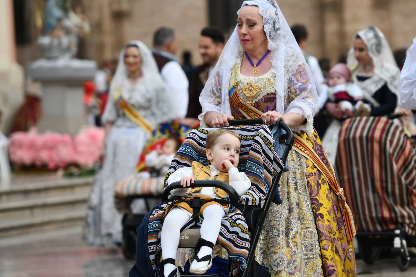 Búscate en la Ofrenda de las Fallas 2024: domingo 17 de marzo