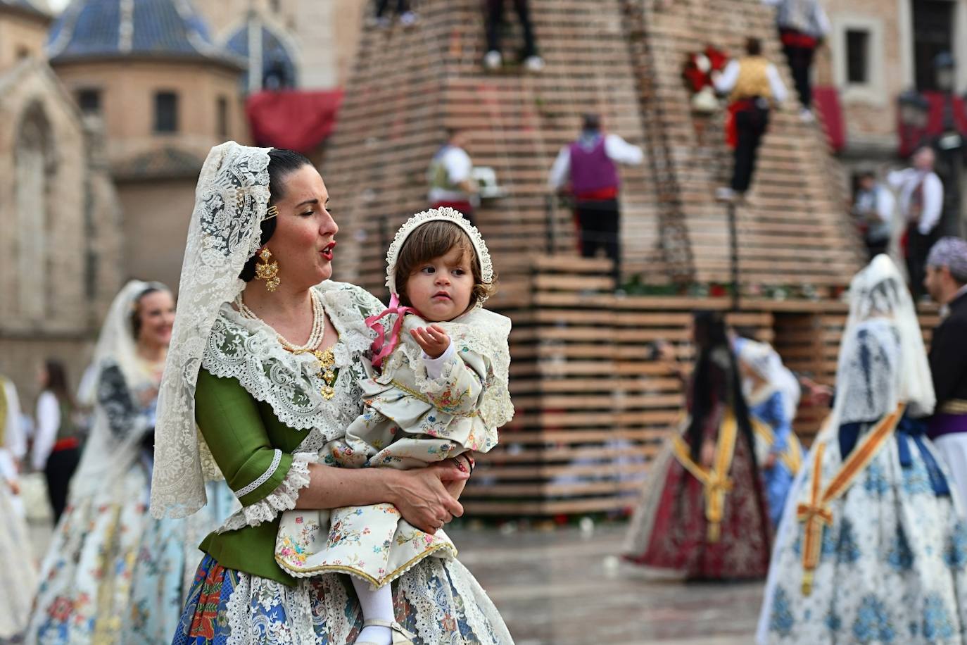 Búscate en la Ofrenda de las Fallas 2024: domingo 17 de marzo