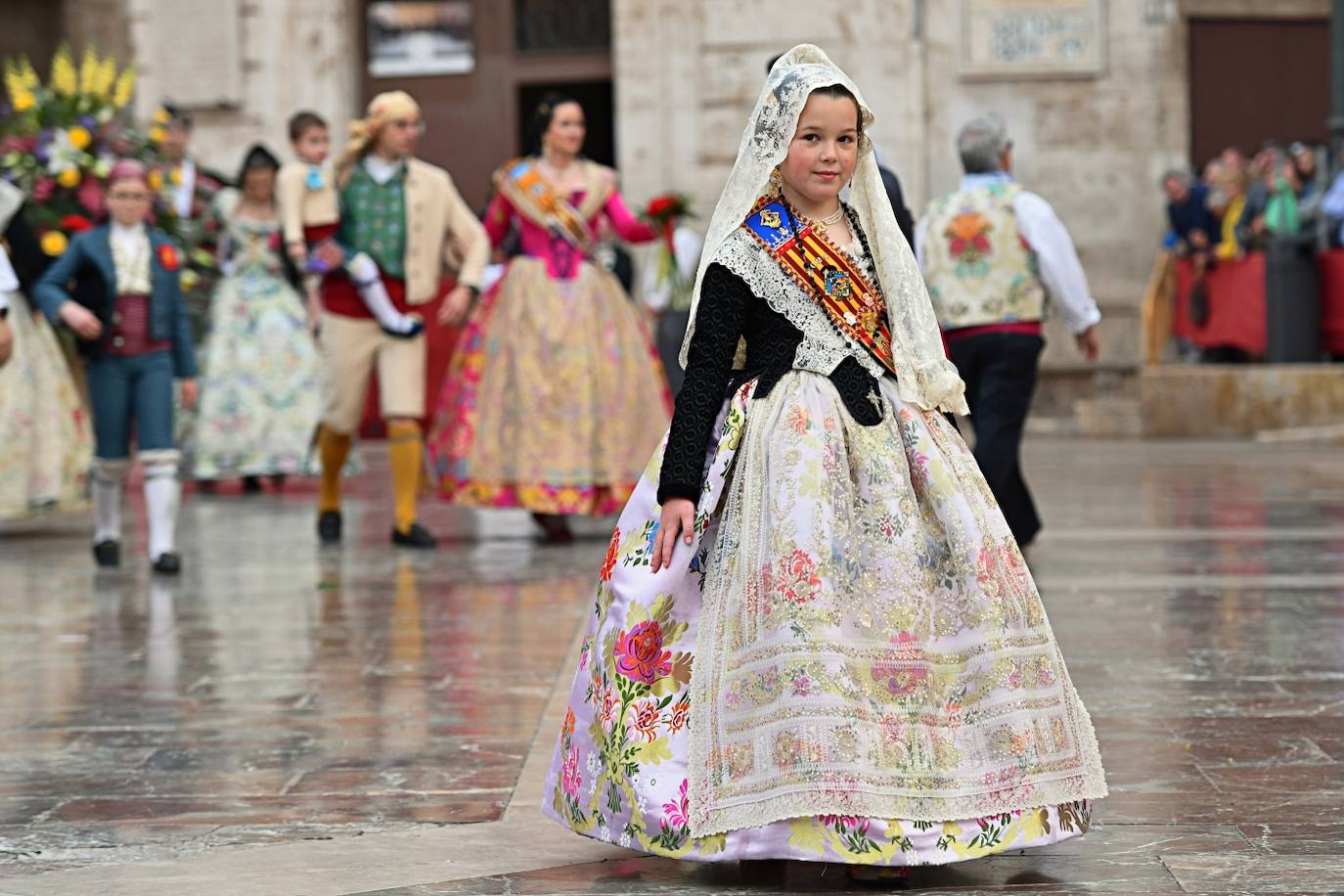 Búscate en la Ofrenda de las Fallas 2024: domingo 17 de marzo