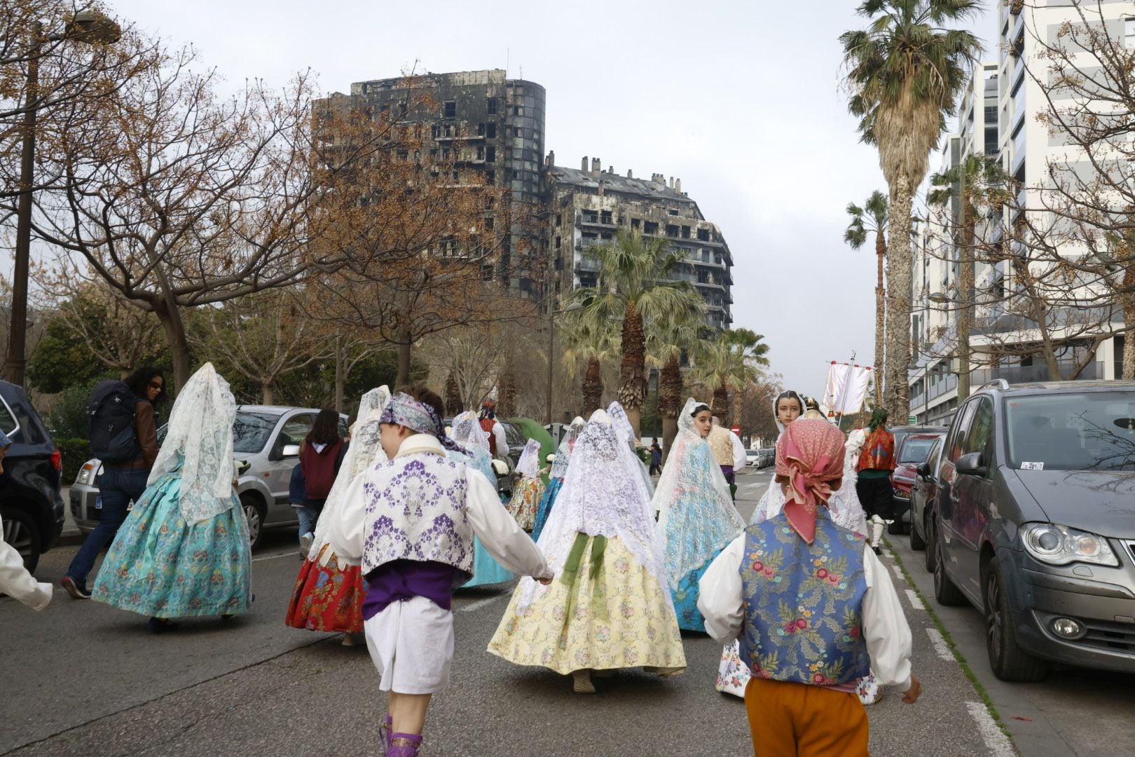 Ofrenda a las víctimas del incendio de Campanar