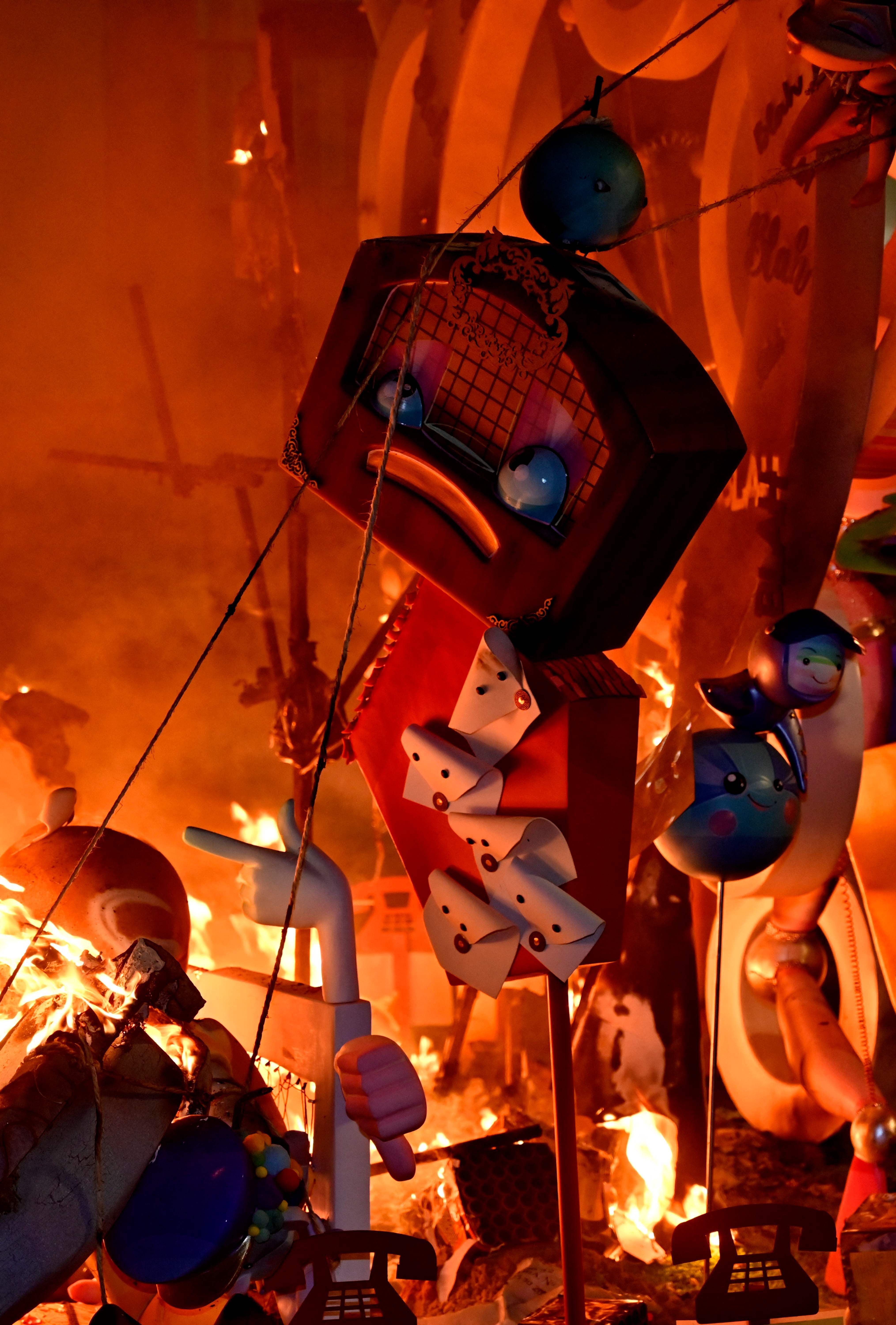 La cremà infantil arranca la noche del fuego