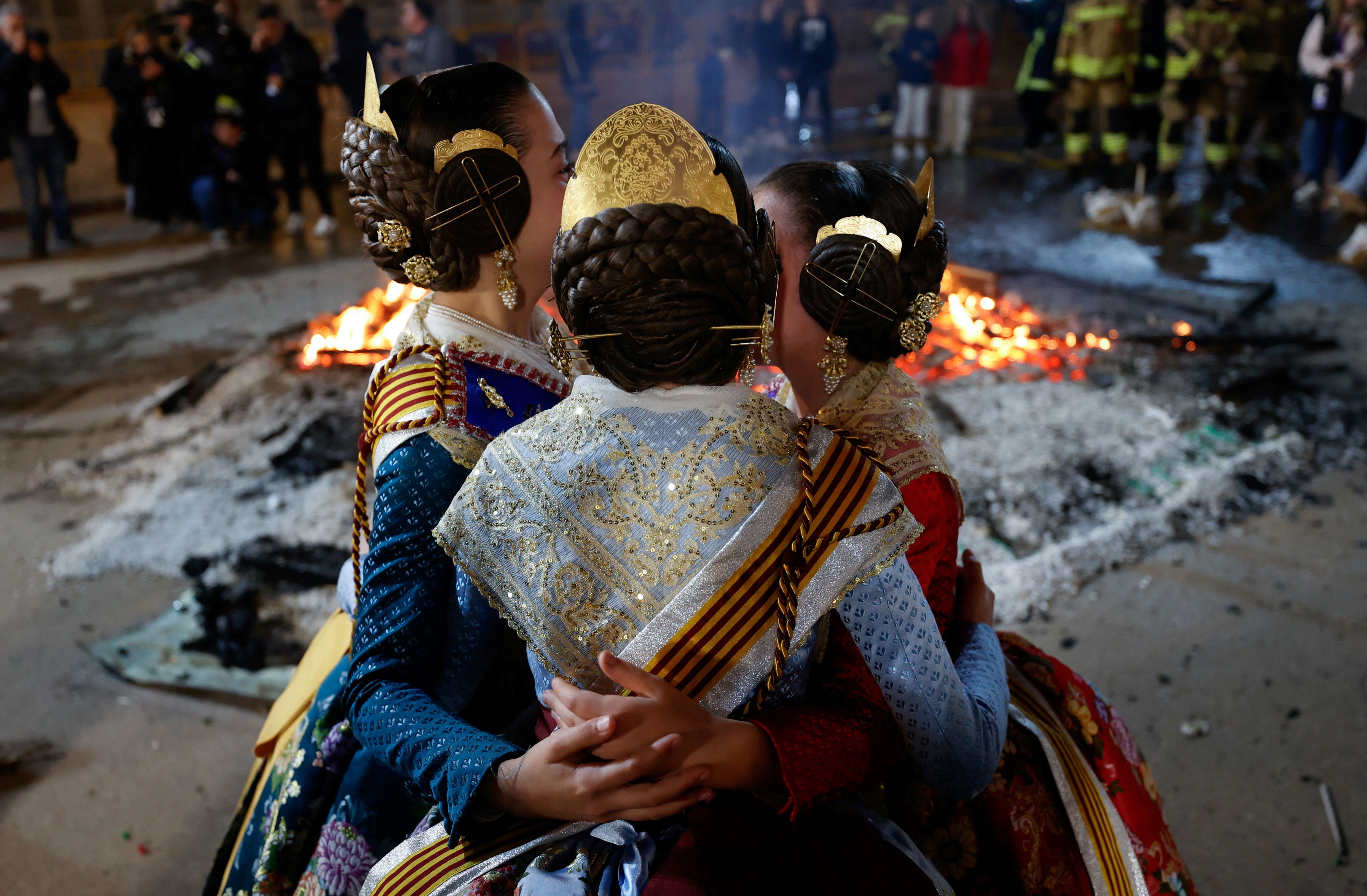 La cremà infantil arranca la noche del fuego