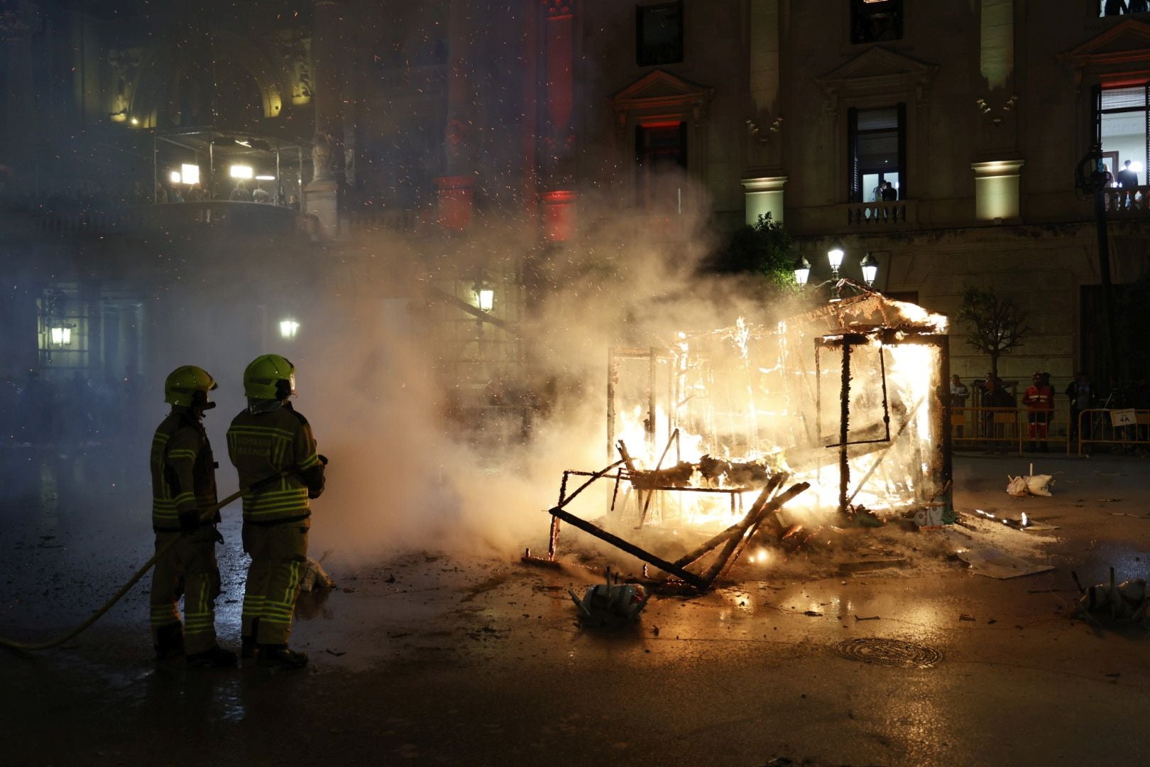 La cremà infantil arranca la noche del fuego