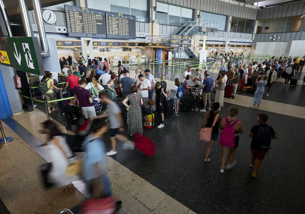 Aena convocan huelga en el aeropuerto de Valencia en Semana - Viajar a Valencia Capital: Qué ver, Visitar y Tours