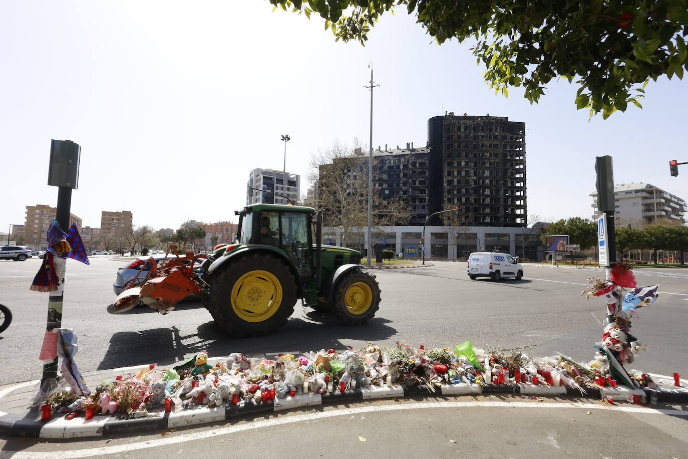 Los agricultores valencianos vuelven a tomar la calle con sus tractores, en imágenes