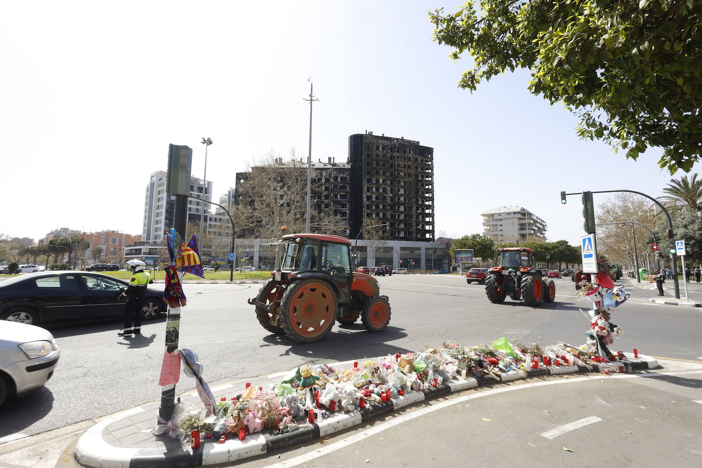 Los agricultores valencianos vuelven a tomar la calle con sus tractores, en imágenes