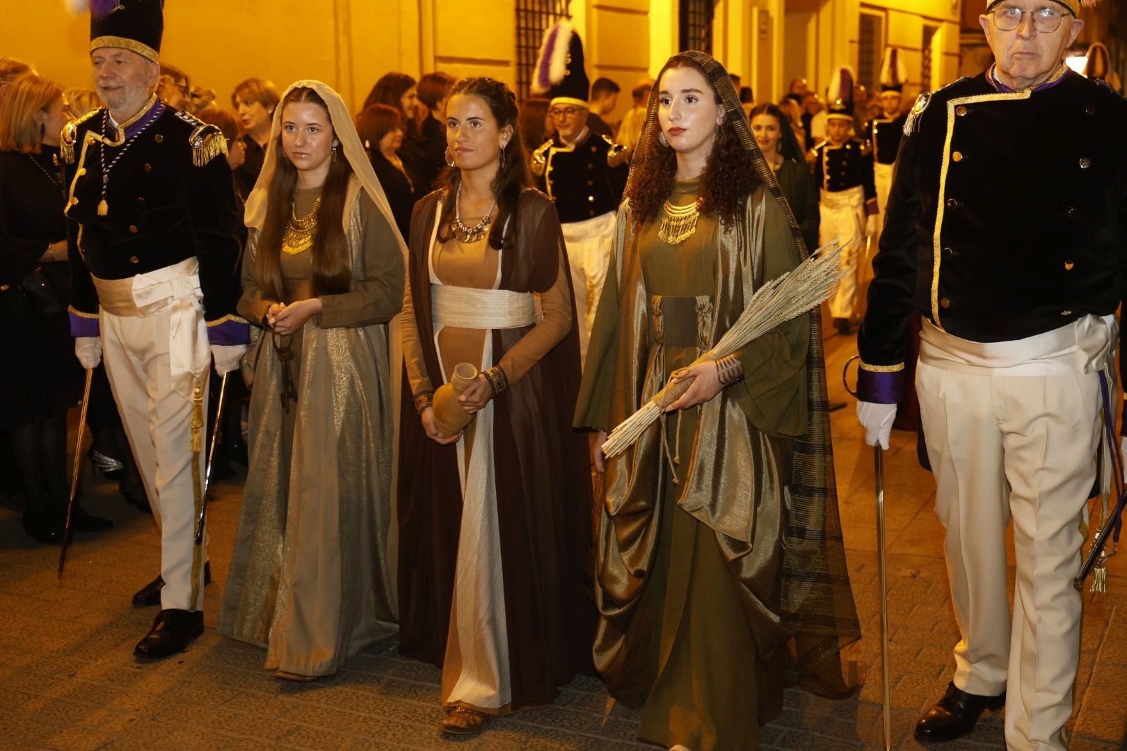 Procesión de los Granaderos de la Virgen en Valencia