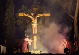 Un instante del Vía Crucis Viviente de Santa Anna.