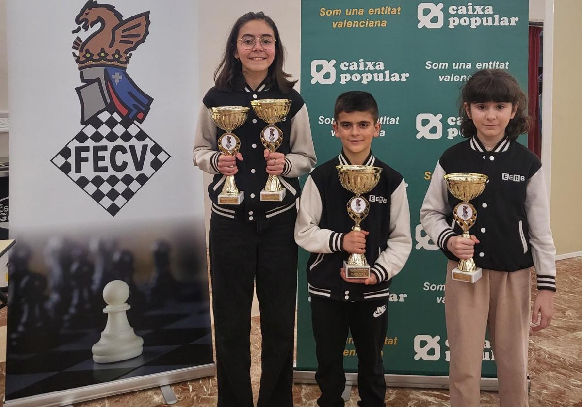 Tres de los campeones del club Ribera Baixa.